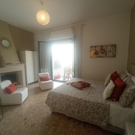 Myhouse Hotel Olbia Buitenkant foto