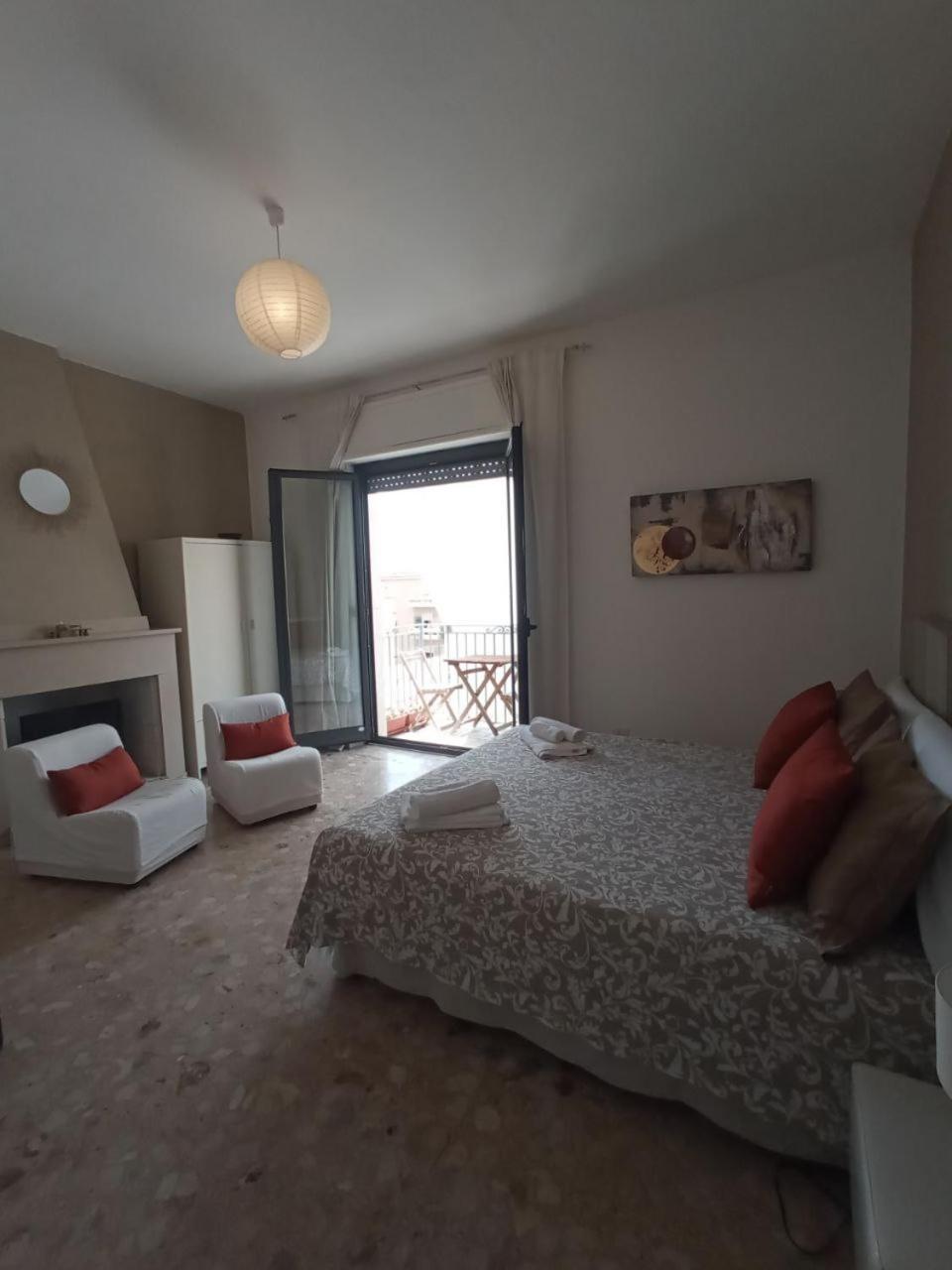 Myhouse Hotel Olbia Buitenkant foto